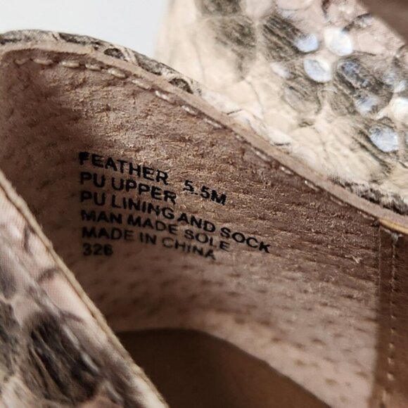 Steve Madden Feather Snakeskin Pointy Toe Loafers Flats Shoes Size 5.5 Office - Picture 4 of 7